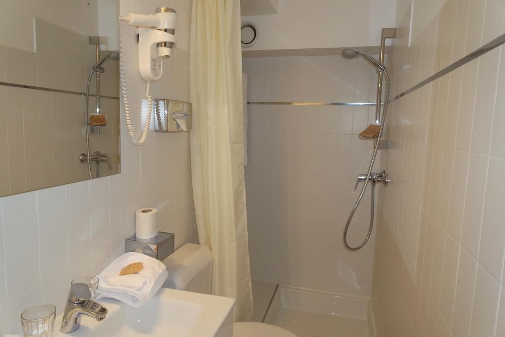 Hotel Carolina Кан Екстериор снимка