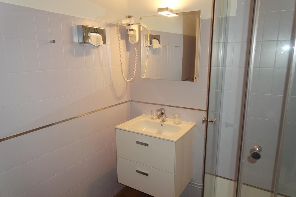 Hotel Carolina Кан Екстериор снимка