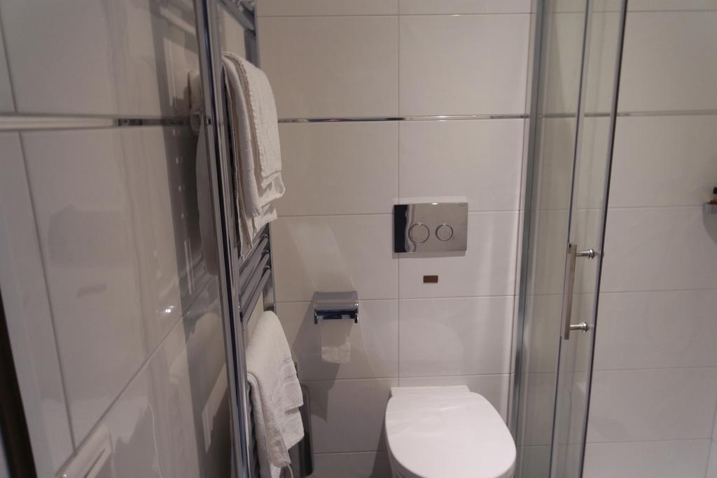 Hotel Carolina Кан Екстериор снимка