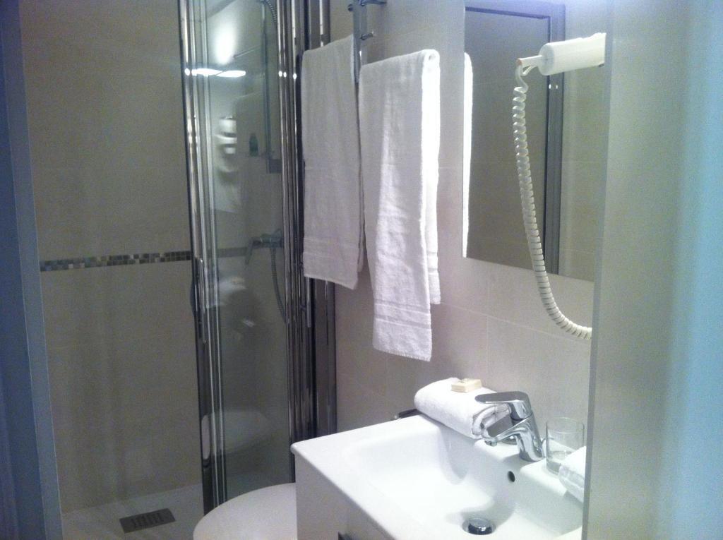 Hotel Carolina Кан Екстериор снимка