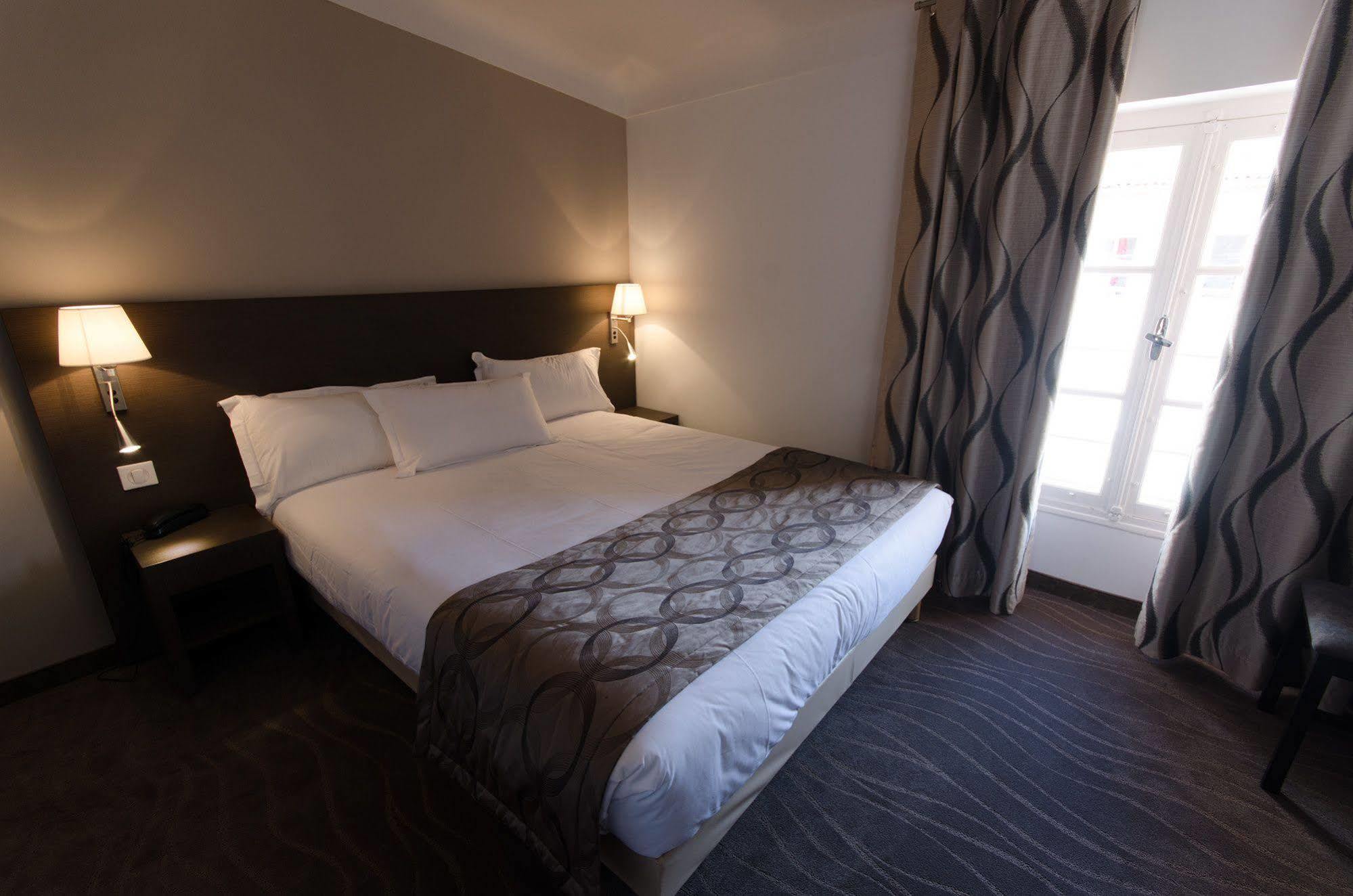 Hotel Carolina Кан Екстериор снимка