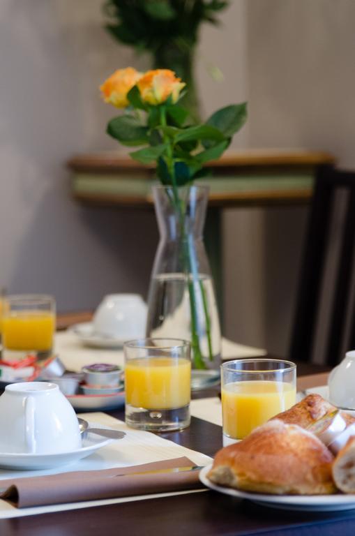 Hotel Carolina Кан Екстериор снимка